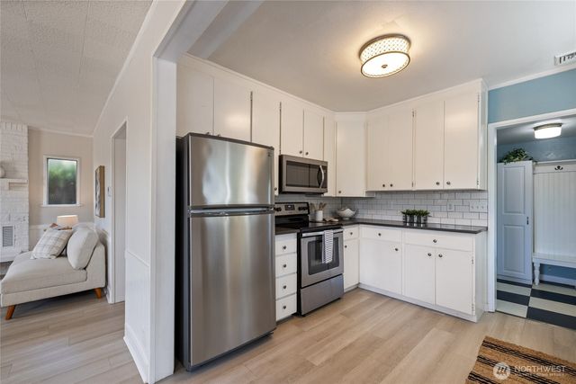 3915 N 11th Street, Tacoma, WA 98406