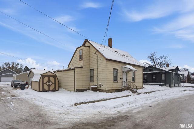 1649 FLORENCE Lane, Davenport, IA 52804