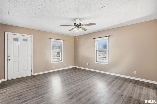 1649 FLORENCE Lane, Davenport, IA 52804