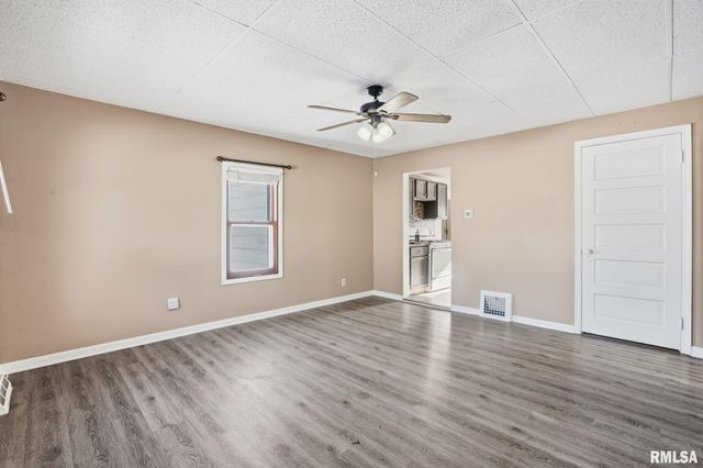 1649 FLORENCE Lane, Davenport, IA 52804