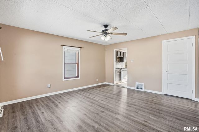 1649 FLORENCE Lane, Davenport, IA 52804