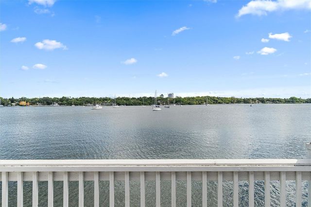 165 POMPANO DR SE, St Petersburg, FL 33705