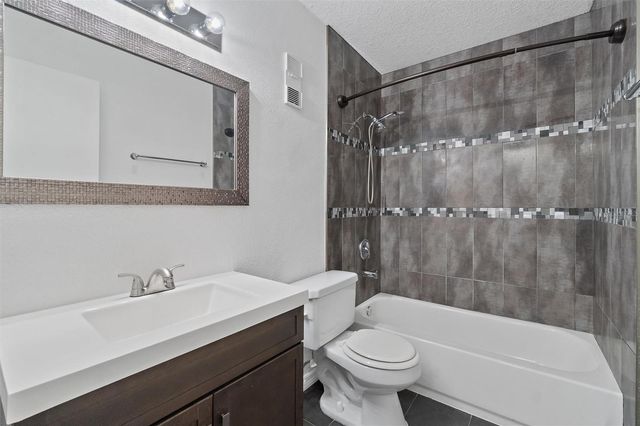 165 POMPANO DR SE, St Petersburg, FL 33705