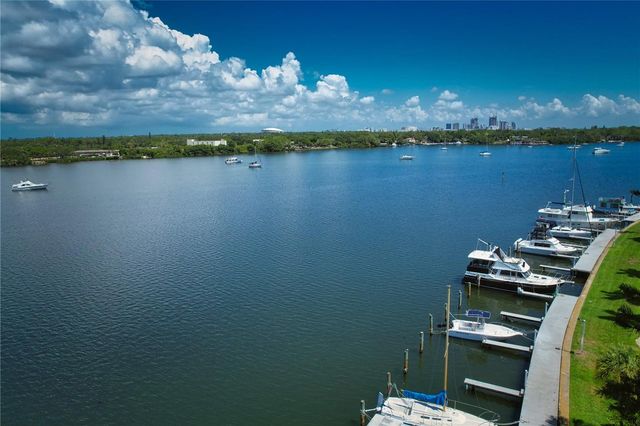 165 POMPANO DR SE, St Petersburg, FL 33705