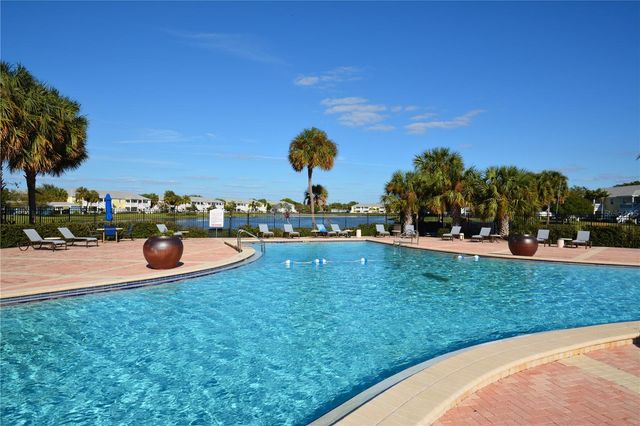 165 POMPANO DR SE, St Petersburg, FL 33705