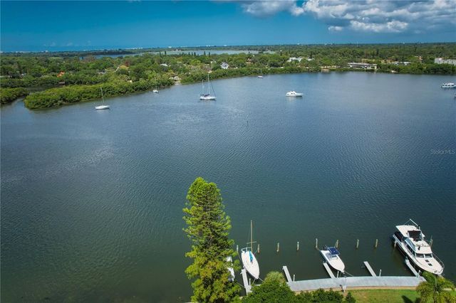165 POMPANO DR SE, St Petersburg, FL 33705