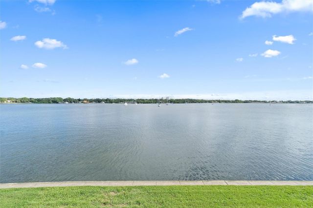 165 POMPANO DR SE, St Petersburg, FL 33705