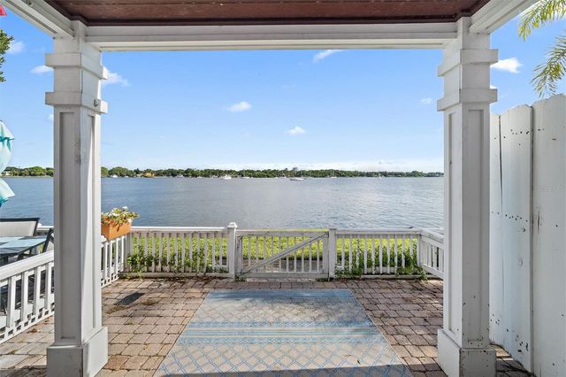 165 POMPANO DR SE, St Petersburg, FL 33705