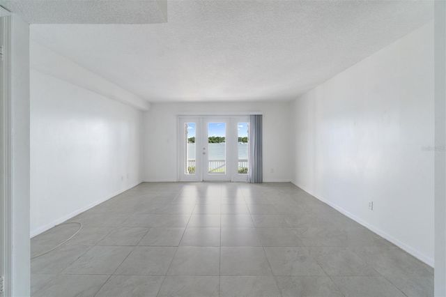165 POMPANO DR SE, St Petersburg, FL 33705
