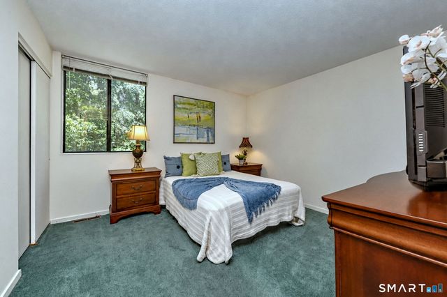 28 Nettleton Drive, Woodbridge, CT 06525