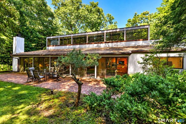 28 Nettleton Drive, Woodbridge, CT 06525