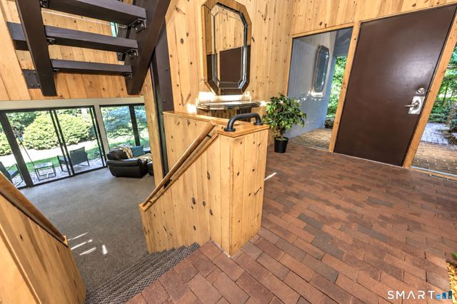 28 Nettleton Drive, Woodbridge, CT 06525