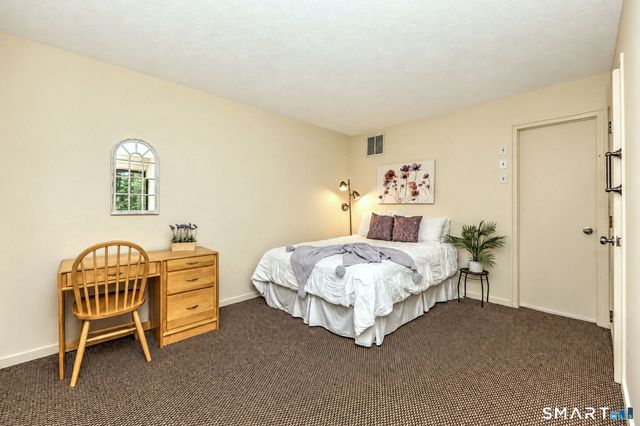 28 Nettleton Drive, Woodbridge, CT 06525
