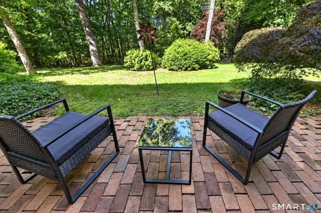 28 Nettleton Drive, Woodbridge, CT 06525