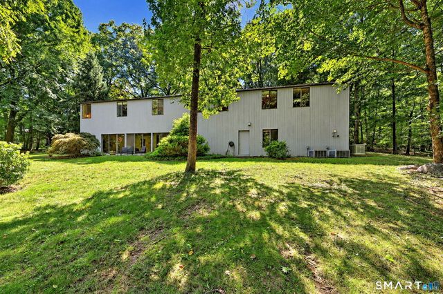28 Nettleton Drive, Woodbridge, CT 06525
