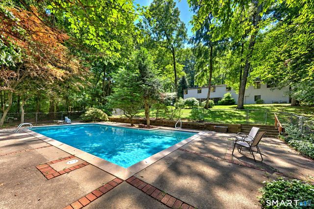 28 Nettleton Drive, Woodbridge, CT 06525