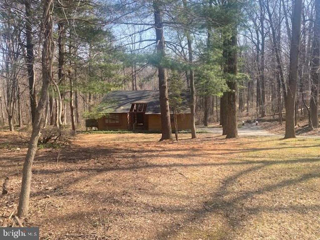 Image 1 of property listing at 5 TIMBER RUN CT, Reisterstown, MD 21136