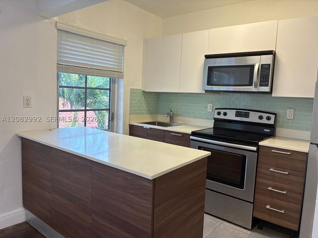 689 NE 92ST, Miami Shores, FL 33138