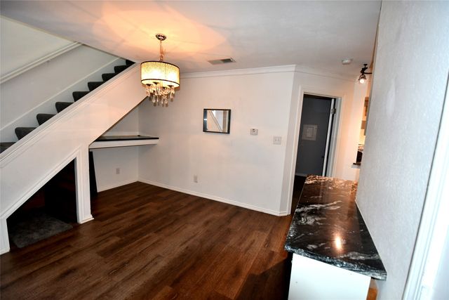 3121 Sondra Drive 204, Fort Worth, TX 76107