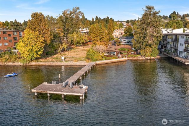 6209 Lake Washington Blvd NE, Kirkland, WA 98033