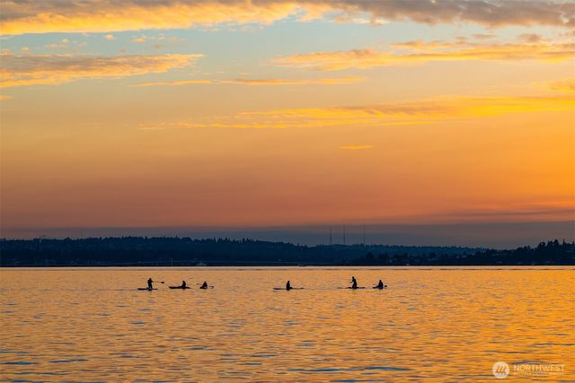 6209 Lake Washington Blvd NE, Kirkland, WA 98033