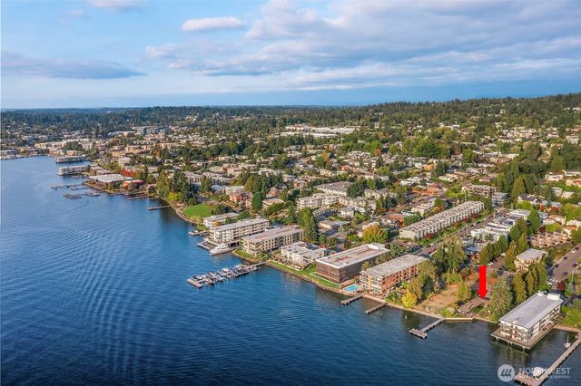 6209 Lake Washington Blvd NE, Kirkland, WA 98033