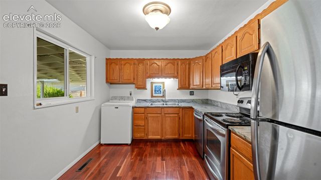 3202 Poinsetta Drive, Colorado Springs, CO 80907