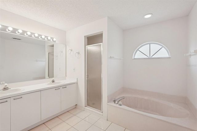 3817 GARDEN LAKES ESTATES DRIVE, Bradenton, FL 34203