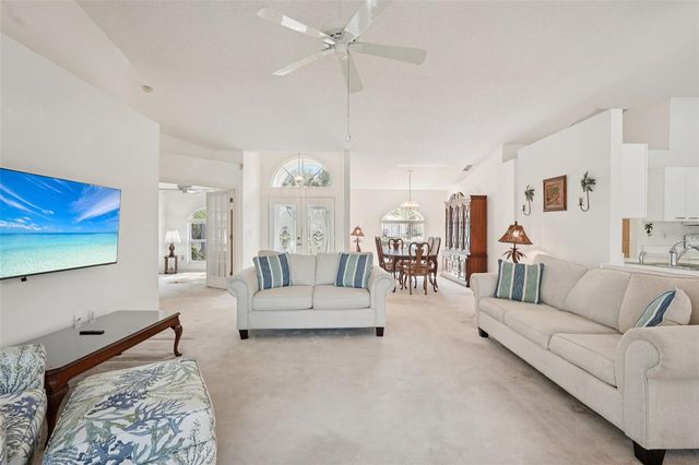 3817 GARDEN LAKES ESTATES DRIVE, Bradenton, FL 34203