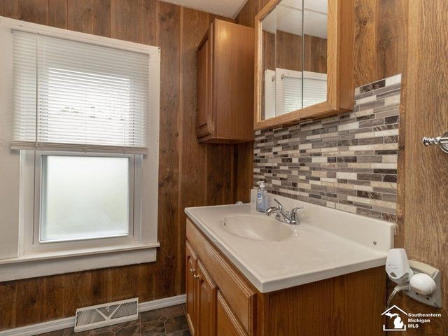 1623 Oak Street, Monroe, MI 48161