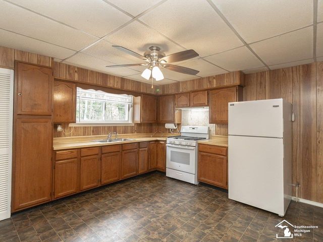 1623 Oak Street, Monroe, MI 48161