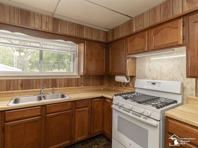 1623 Oak Street, Monroe, MI 48161