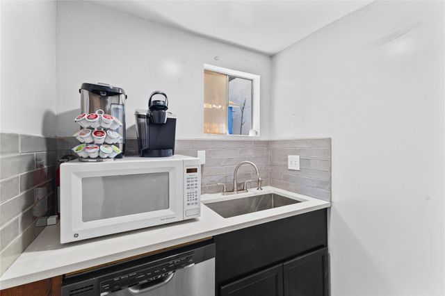 2511 Whitney Street A, Houston, TX 77006