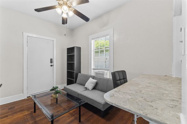 2511 Whitney Street A, Houston, TX 77006