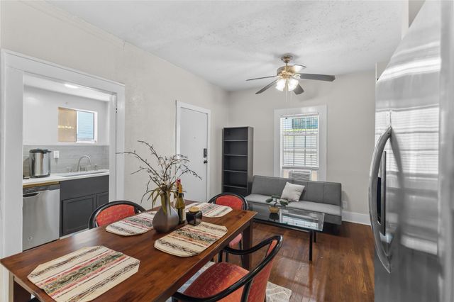 2511 Whitney Street A, Houston, TX 77006
