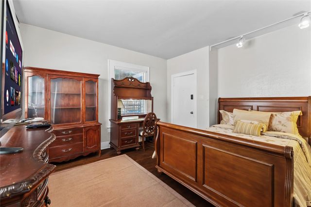 2511 Whitney Street A, Houston, TX 77006