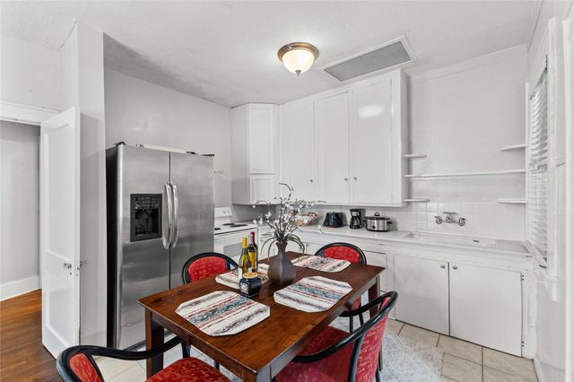 2511 Whitney Street A, Houston, TX 77006
