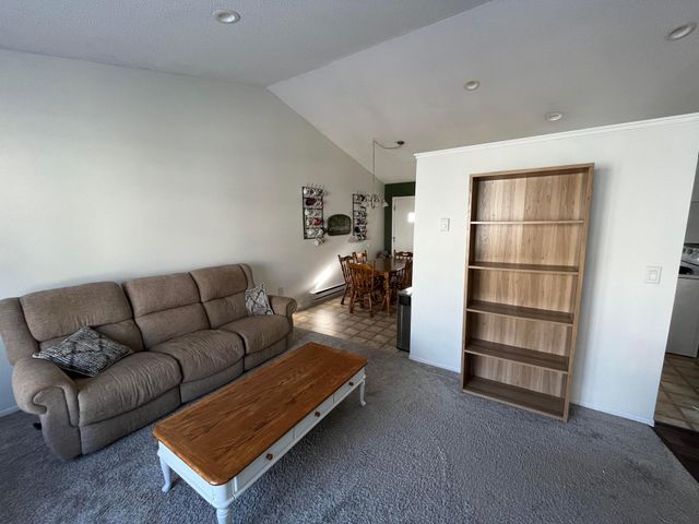 3268 Edgerton Street, Vadnais Heights, MN 55127