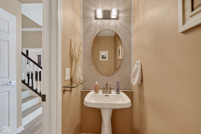13556 Alston, Fishers, IN 46037