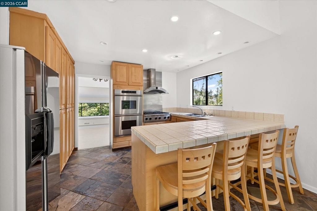 Image 10 of property listing at 53 Sleepy Hollow Ln, Orinda, CA 94563