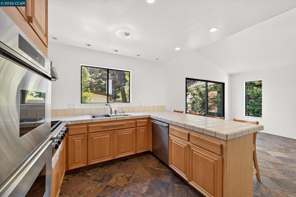 Image 12 of property listing at 53 Sleepy Hollow Ln, Orinda, CA 94563