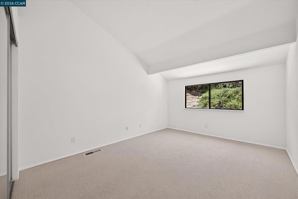 Image 23 of property listing at 53 Sleepy Hollow Ln, Orinda, CA 94563