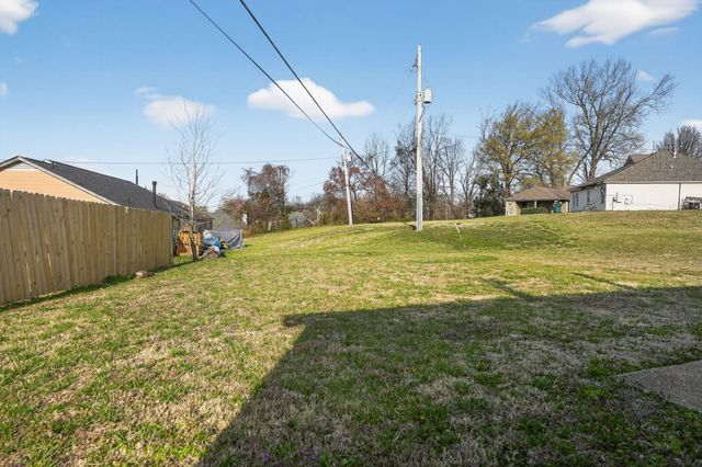 4393 BISHOP HILLS DR, Memphis, TN 38128