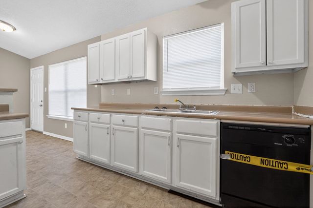 4393 BISHOP HILLS DR, Memphis, TN 38128