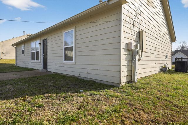 4393 BISHOP HILLS DR, Memphis, TN 38128