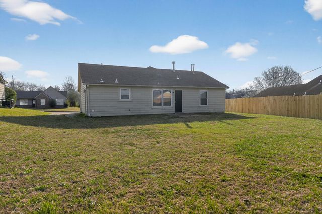 4393 BISHOP HILLS DR, Memphis, TN 38128