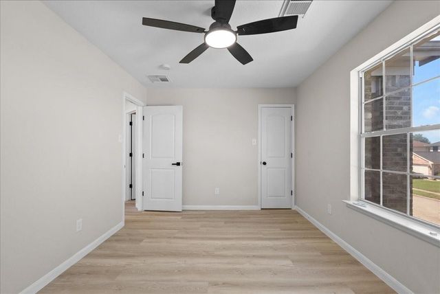 4722 Mill Creek Drive, Baytown, TX 77521