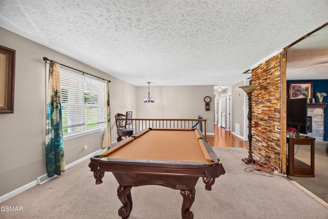 819 Redwood Drive, Mount Carmel, TN 37645