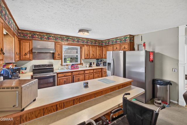 819 Redwood Drive, Mount Carmel, TN 37645