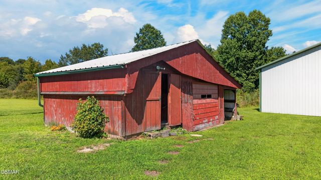 819 Redwood Drive, Mount Carmel, TN 37645
